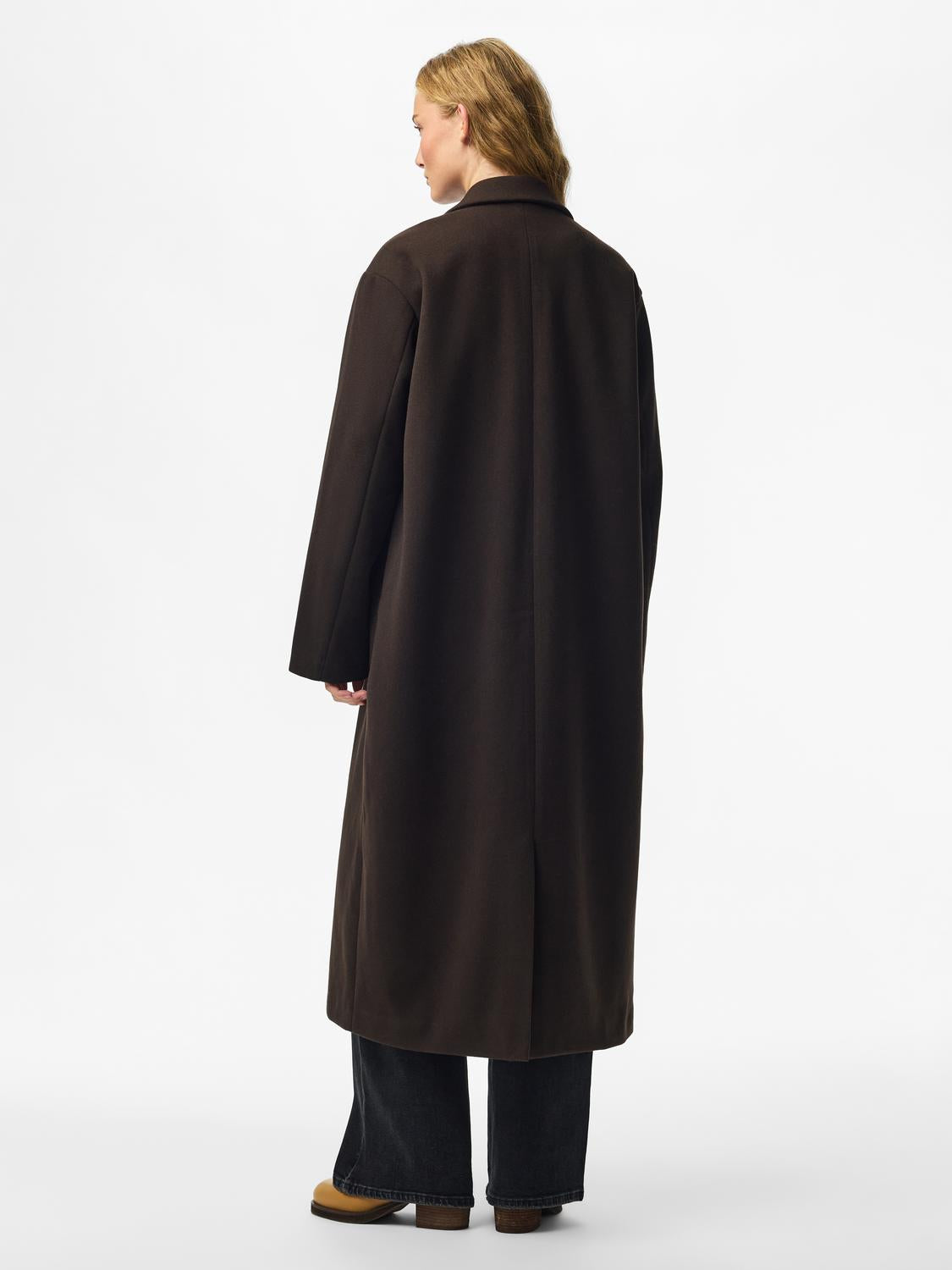 model_shot-back