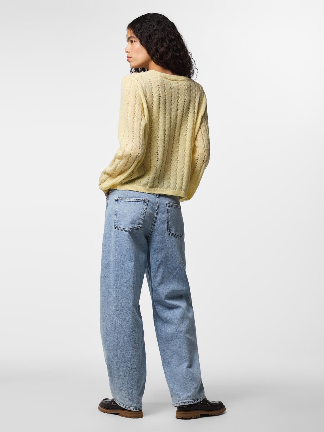 model_shot-back