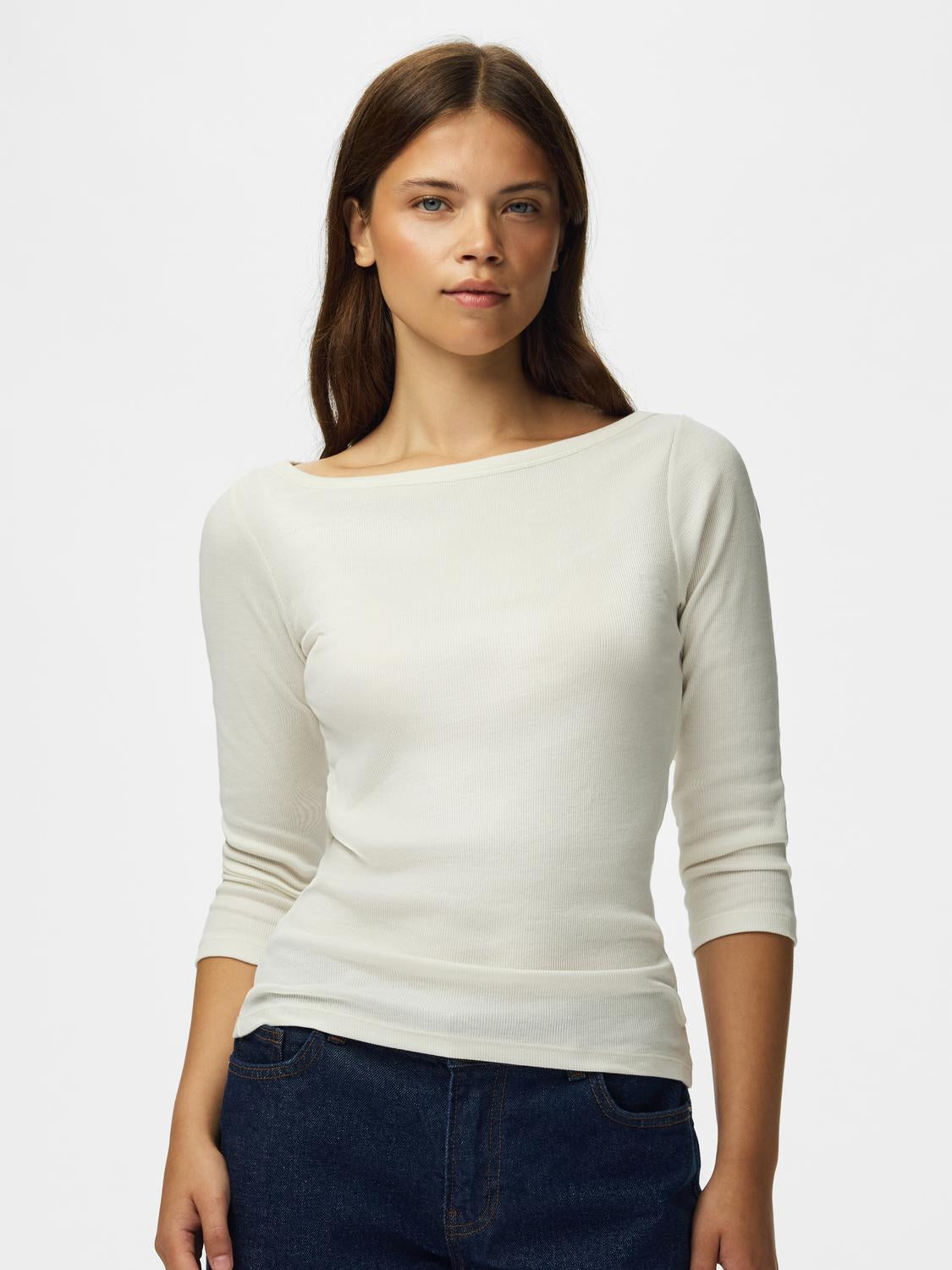 model_shot-front