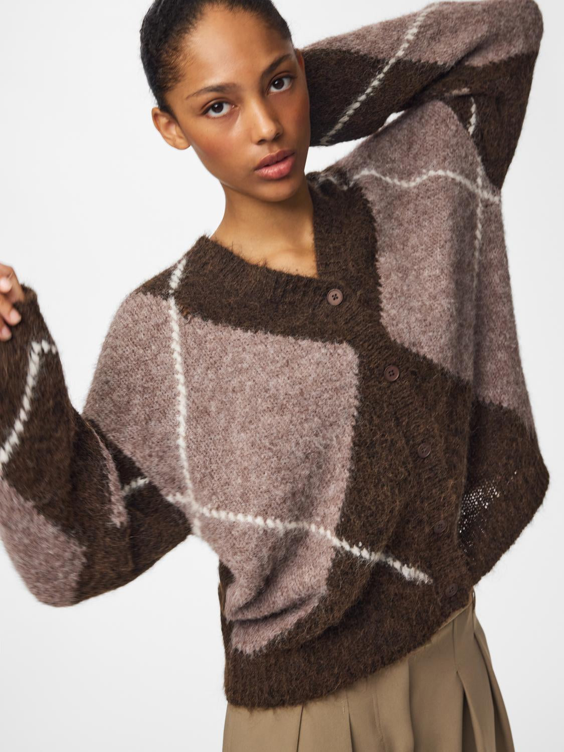 model_shot-creative