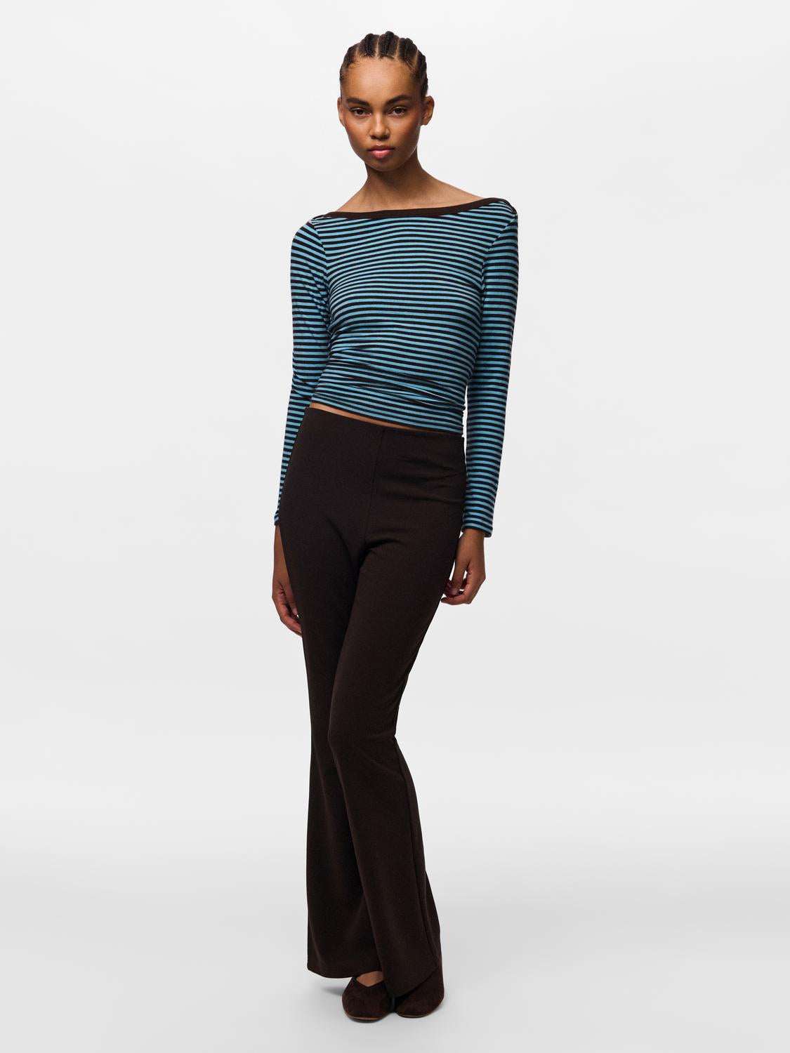 model_shot-front