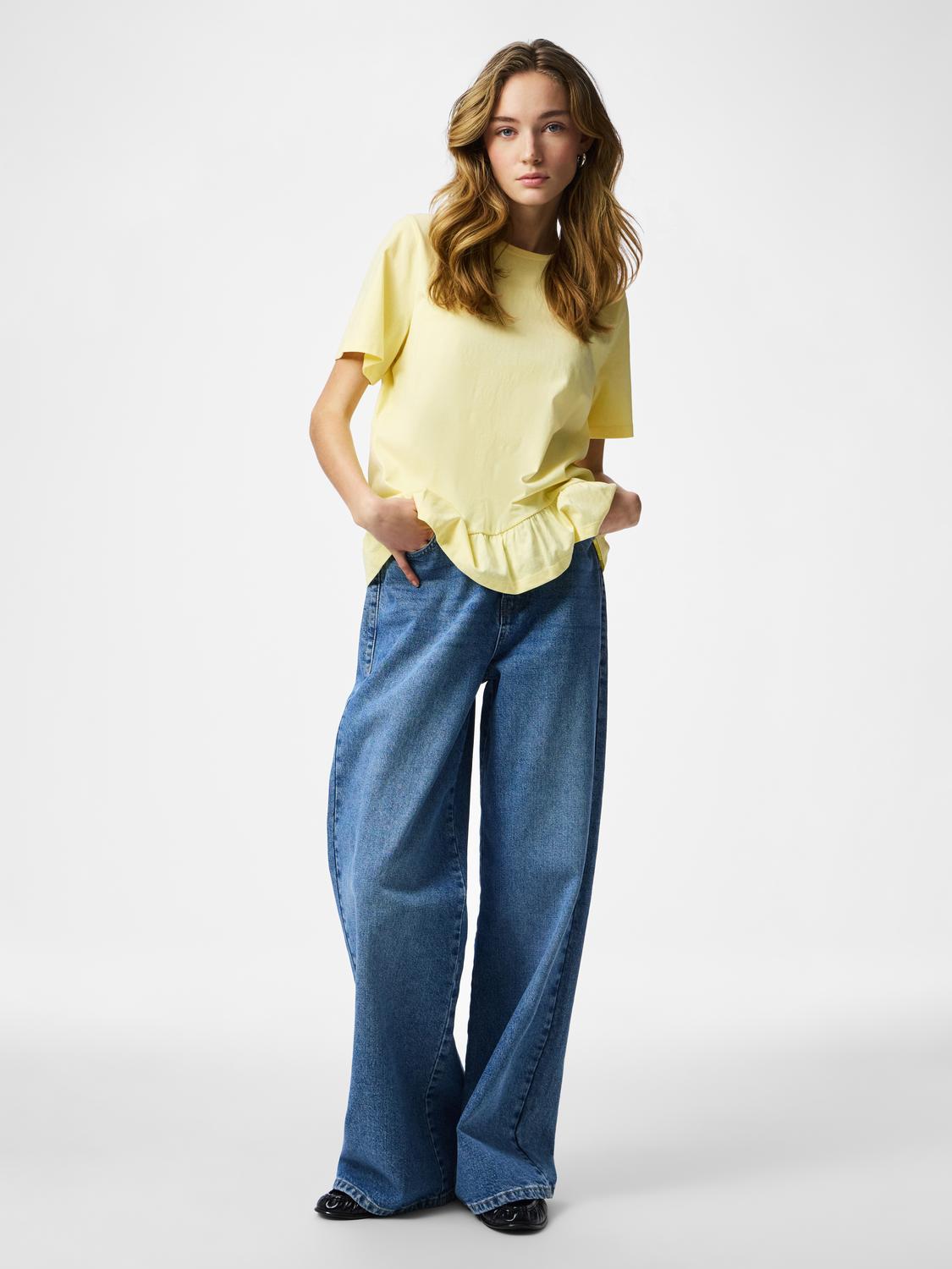 model_shot-front_full