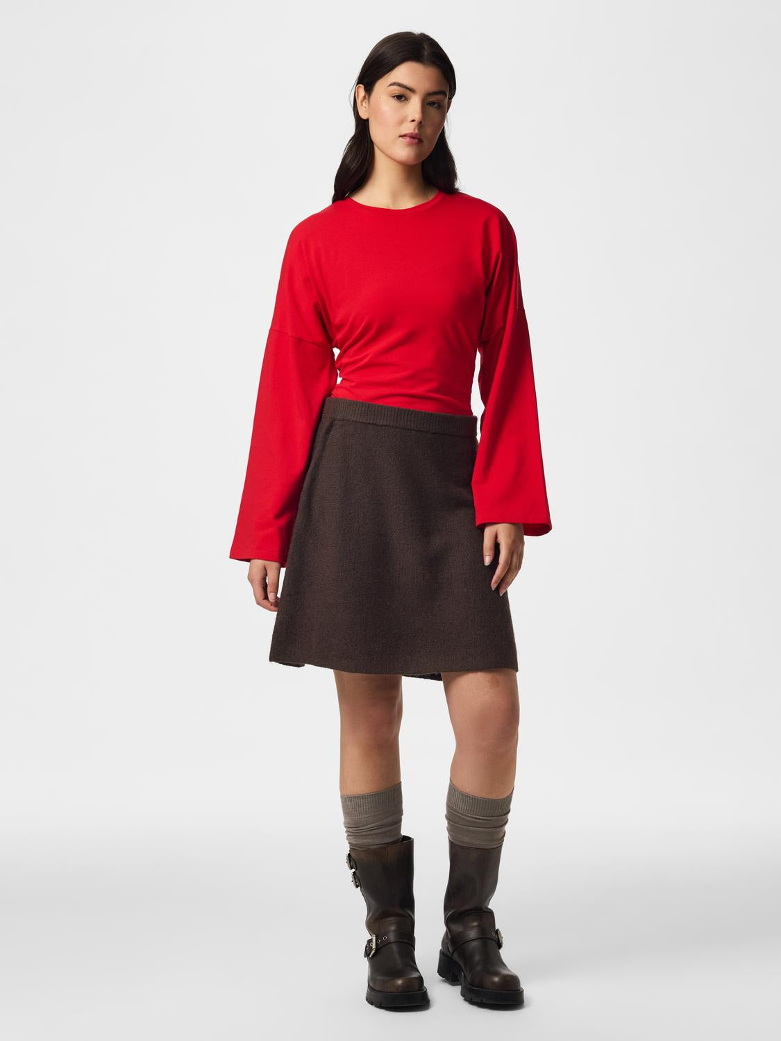 model_shot-front_full
